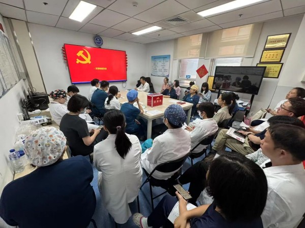 两优一先 | 急诊先锋 生命守护者